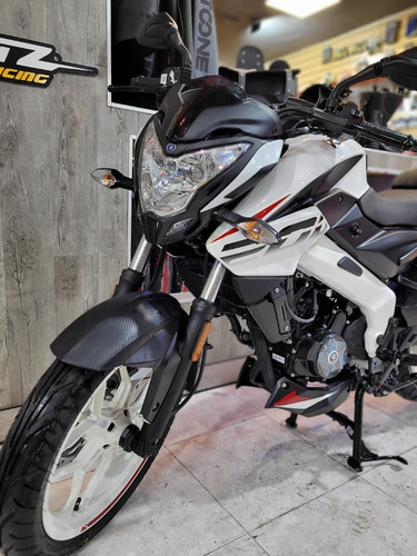Imagen 3 de 20 de Bajaj Rouser 200 Ns Dunlop 0km