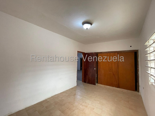 Casa En Alquiler En El Limón Maracay 25-24193 Irrr