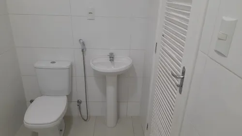 Imóvel Em Vila. Próximo Ao Norte Shopping E Ao Mercado Rede Economia.