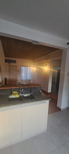 Colpayo 149: Vivienda De 3 Amb En Planta Alta Con Pequeño Patio.
