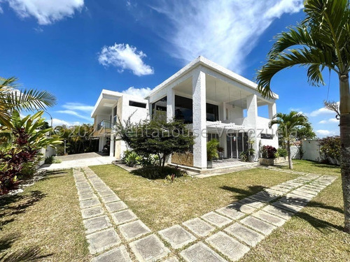 Casa Moderna Vanguardista En Alquiler Lomas De La Lagunita I