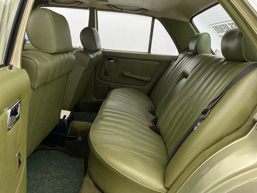 Mercedes Benz 230 E