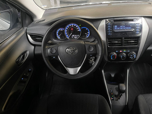Toyota Yaris 1.5 16V FLEX SEDAN XL LIVE MULTIDRIVE