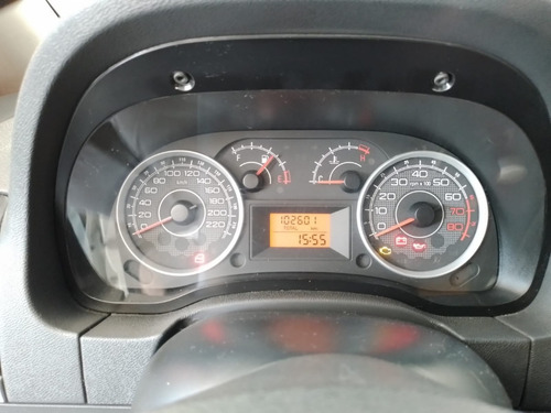 Imagen 10 de 12 de Fiat Idea Essence 1.6 16v