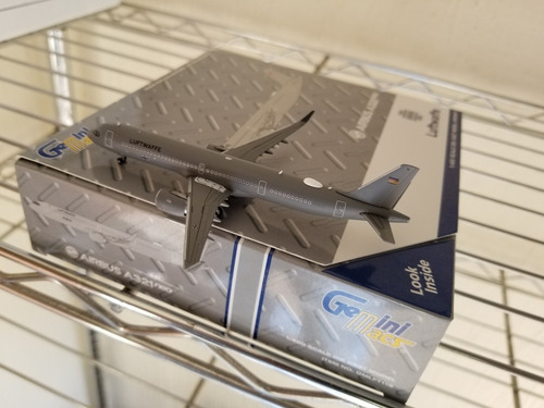 Avion Airbus A321neo De Luftwaffe 15+10 En La Escala 1:400