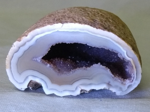 Imagem 1 de 8 de Geodo Ágata C/ Ametista Interna 4,8cm Pedra Brasileira Novo