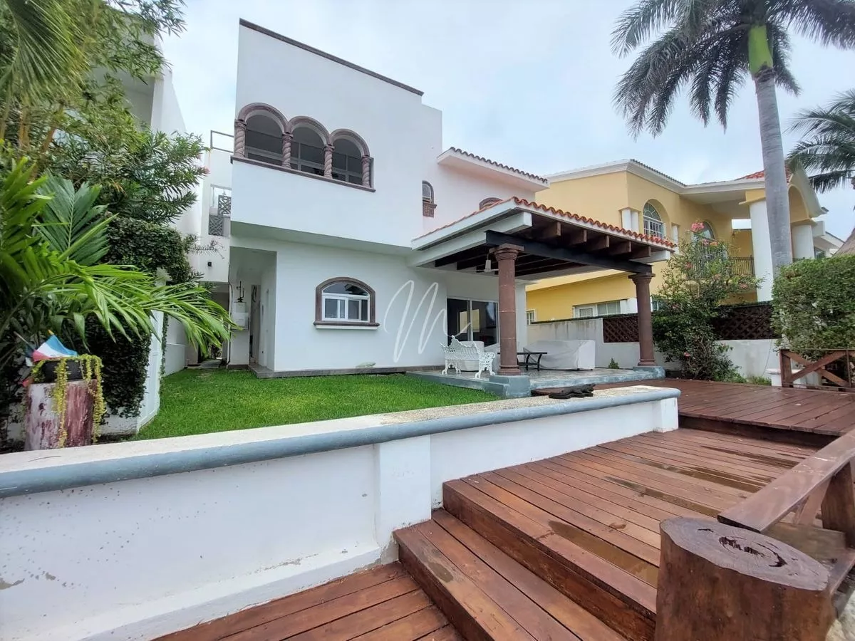 casa en venta en cancun residencial isla dorada