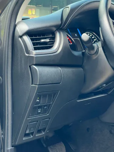Toyota Fortuner 2.7l Mid