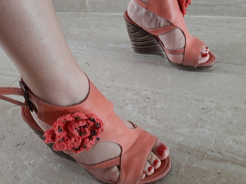 Sandalias Coral Con Aplique En Crochet