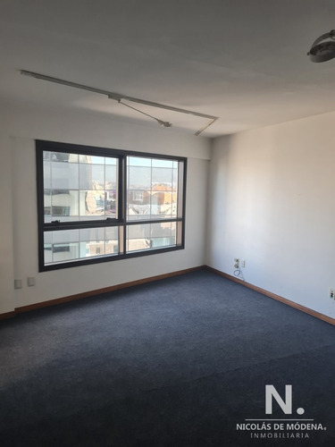 Apartamento Monoambiente En Ciudad Vieja, Ideal Oficina 