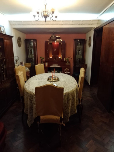 Venta De Casa 4 Dorm., Alsina Al 400- C /pileta