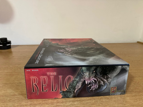 Modelo Kit The Relic Kothoga Creature. Pegasus Hobbies. (Usado)