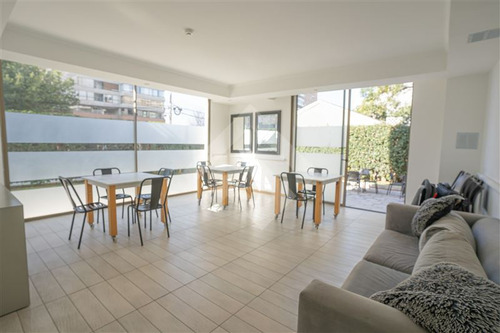 Departamento En Venta De 2 Dorm. En Las Condes