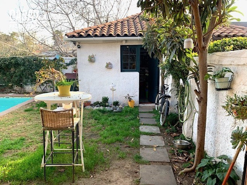 Casa En Venta De 3 Dorm. En Ñuñoa