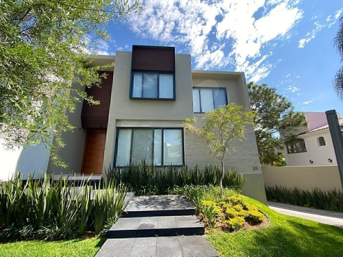 Casa Nueva En Venta En Valle Real, 4 Recamaras.