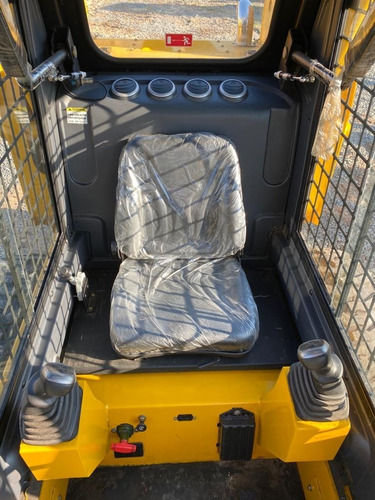 Imagen 7 de 15 de Minicargadora 50hp - Sinomach Nw50 - Cabina Cerrada Y Aa