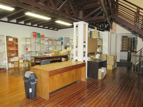 Venta Excelente Casa De 6 Dormitorios Y Dos Edificios Comerciales Centro. Dos Padrones