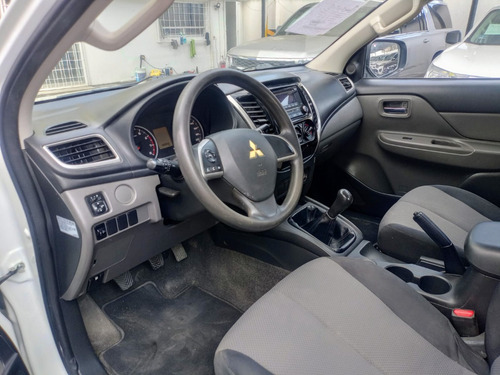 Mitsubishi L200 2.4 Cabina Doble 4x2 Mt