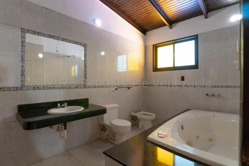 En Venta Emblématico De Gran Recorrido Hotel De 28,783 Mt2 En Terreno , Una Oportunidad Imperdible De Inversión, Extraordinarias Bondades - Panamericana // Luis Gomez // Mls #25-13278
