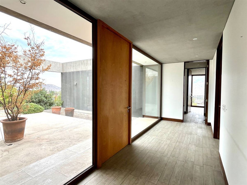 Casa En Condominio Moderna Venta De 5 Dorm. En Lo Barnechea