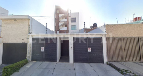 Venta De Edificio Con 4 Departamentos Y Portón Electrico, En La Paz, Puebla