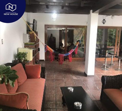 Venta O Alquiler De Casa De Un Nivel Con Piscina En Cerro Verde