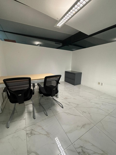 Oficina Renta, Novo Emerald Business And Health Center.