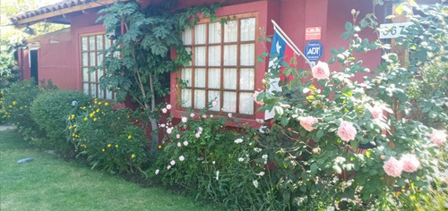 Amplia Casa Con Excelente Ubicación