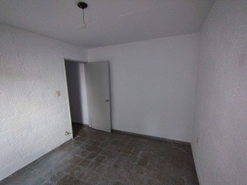Cómodo Apartamento De 1 Dormitorio En Barrio Nuevo Paris, Complejo Ch - Ideal Para Personas Mayores O Parejas
