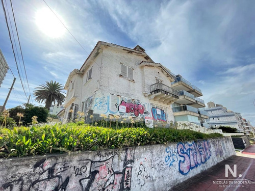 Casa Peninsula , Excelente Ubicacion , A Reciclar , Apta Para Proyecto 