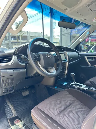 Toyota Fortuner 2.7 SW4