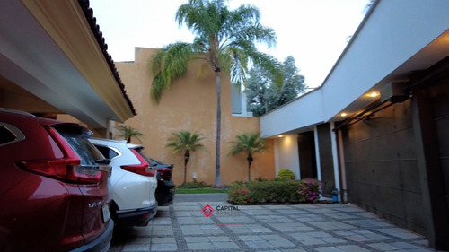 Casa De Lujo Con Alberca En Venta En Colinas De San Javier Villa Universitaria