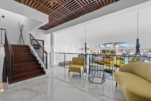 Casa En Venta En Grand Marina Villas, Nuevo Vallarta, Nayarit.