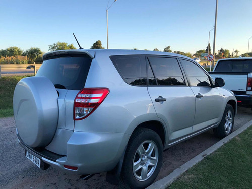 Toyota Rav4 2.4 4x2 At 2010