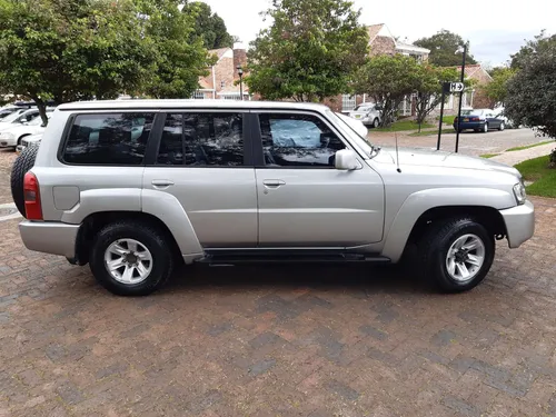 Nissan Patrol 4.8 Y61 Grx