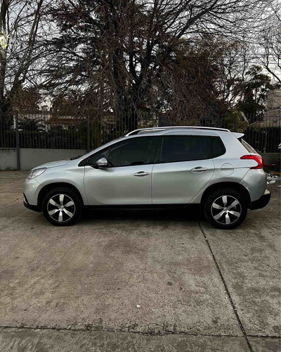 Imagen 8 de 11 de Peugeot 2008 2016 1.6 Allure