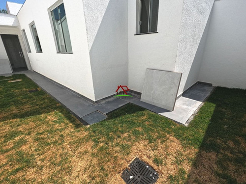 Imagem 14 de 15 de Ótima Casa De 3 Quartos No Bairro Europa! - 2539