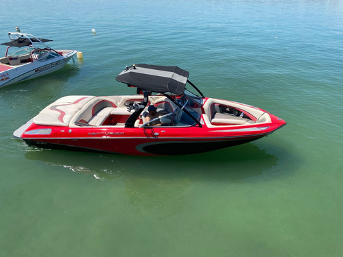 Lancha Centurion Enzo 240