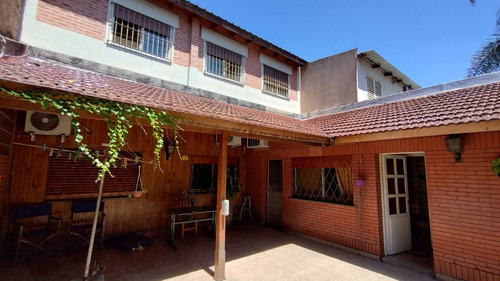Casa 5 Amb En Venta En Villa Madero Con Pileta