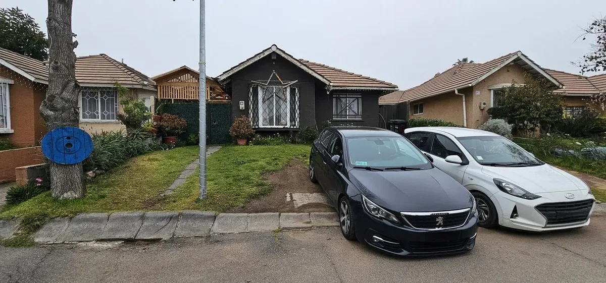 Imagen 2 de 24 de Casa Amplia Bien Mantenida, 4 Dor 2 Baños 3 Est