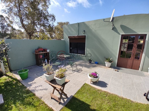 Imagen 5 de 20 de Casa En El Tesoro En Venta, 2 Dormitorios, 2 Baños, Luminosa Con Cochera Y Parillero - La Barra El Tesoro