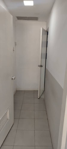 Grey Zuloaga Y Javier Philip Inzitu Realtors Venden Local Comercial En C.c. Metro Plaza San Diego Carabobo Venezuela