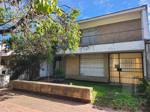 Casa En Bº Junior´s (para Reciclar)