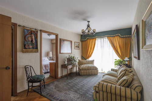 Casa En Venta De 5 Dorm., Los Dominicos, Plaza Las Condesas