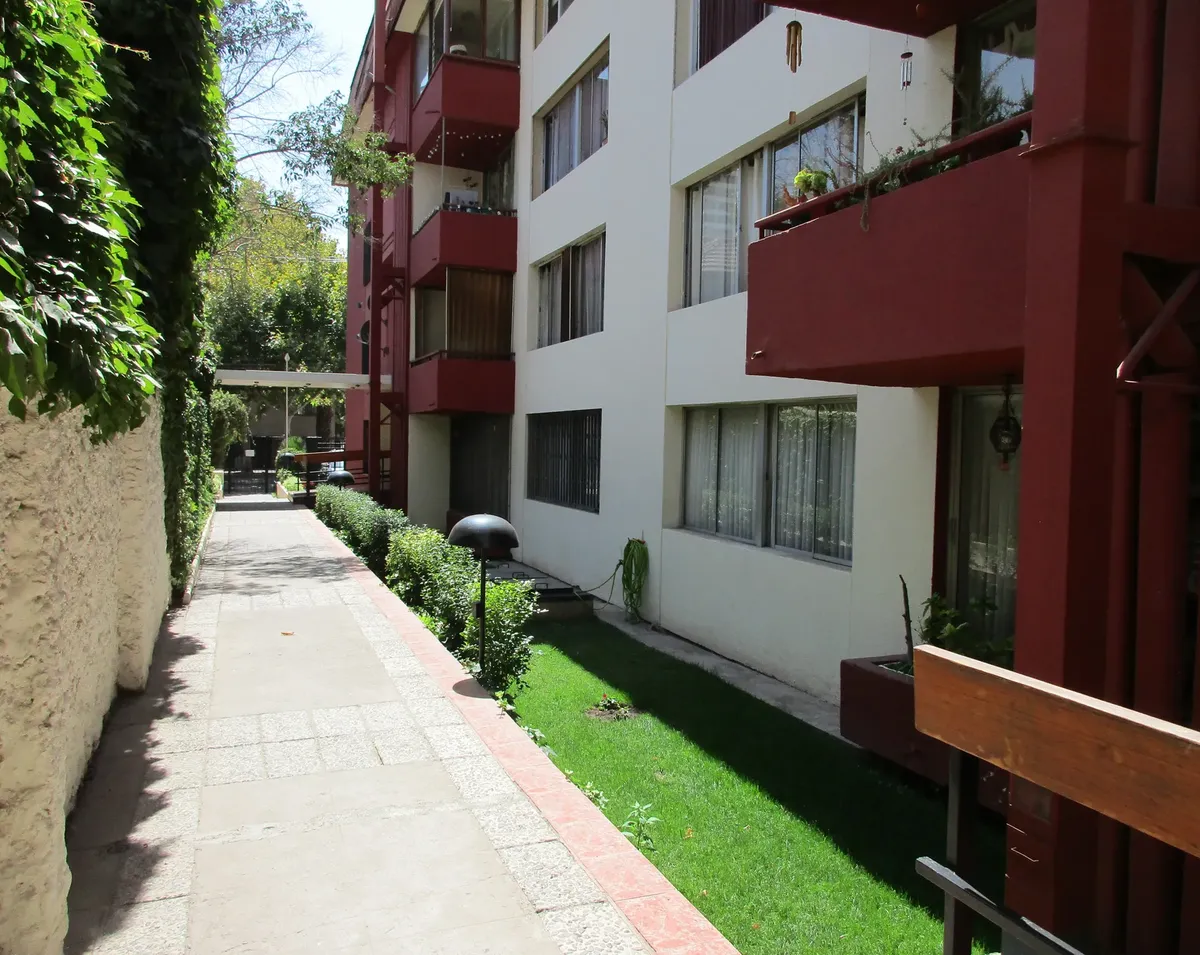 Imagen 4 de 28 de Depto. Pasos Metro Eyzaguirre 2 Dorm Estacionamiento Bodega