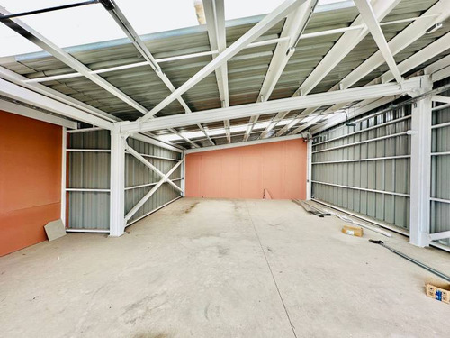 Arriendo Local 200 M2 + Bodega 700 M2 Total 900 M2