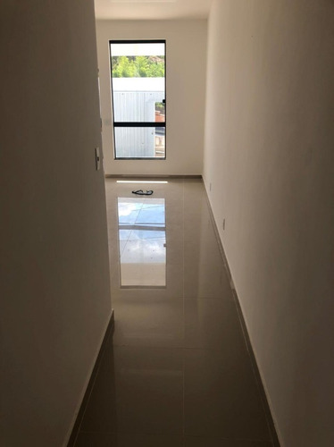 Imagem 7 de 16 de Casa À Venda, 3 Quartos, 2 Vagas, Vale Dos Coqueiros - Santa Luzia/mg - 1563