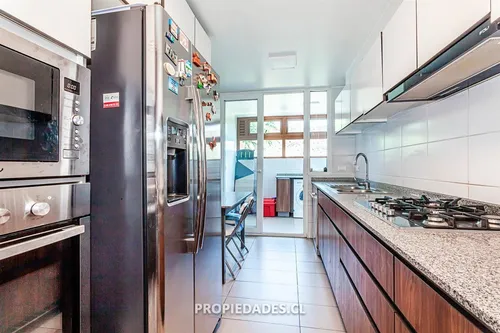 Departamento En Venta De 3 Dorm. En Lo Barnechea