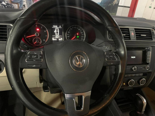 Volkswagen Jetta 2.0 Tsi Highline 211cv Gasolina 4p