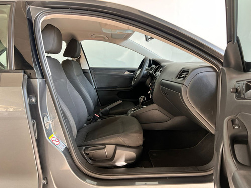 Volkswagen Jetta 2.0 Tiptronic At